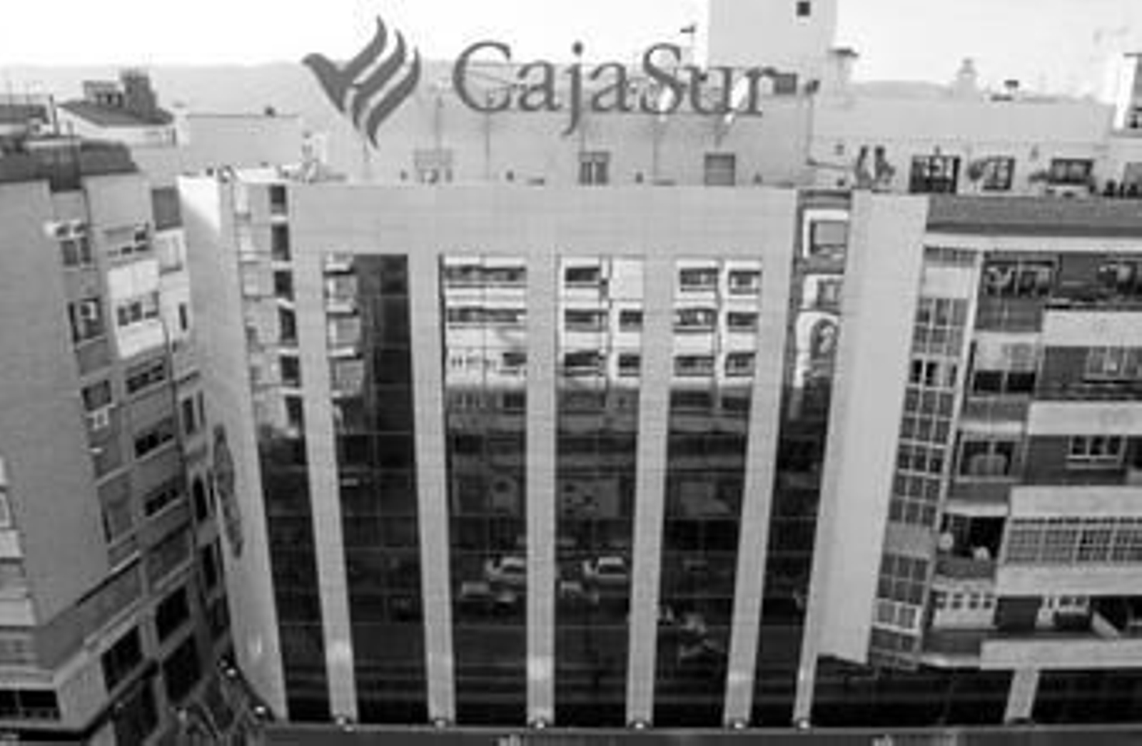 Vista de la sede central de Cajasur, en la avenida Ronda de los Tejares.