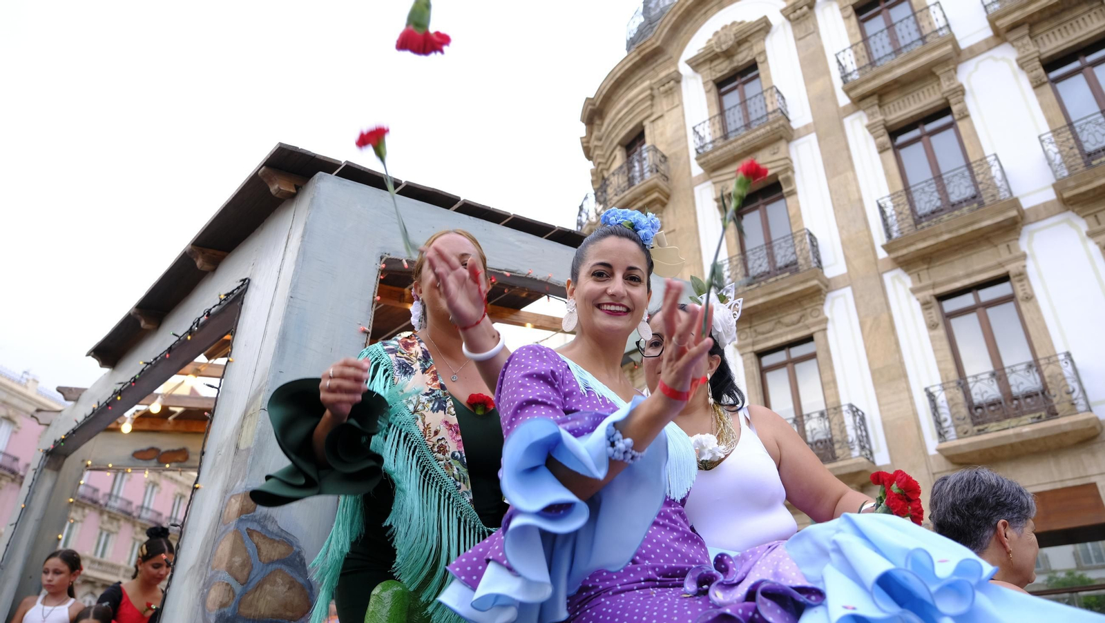 Las mejores imágenes de la Batalla de Flores de Almería
