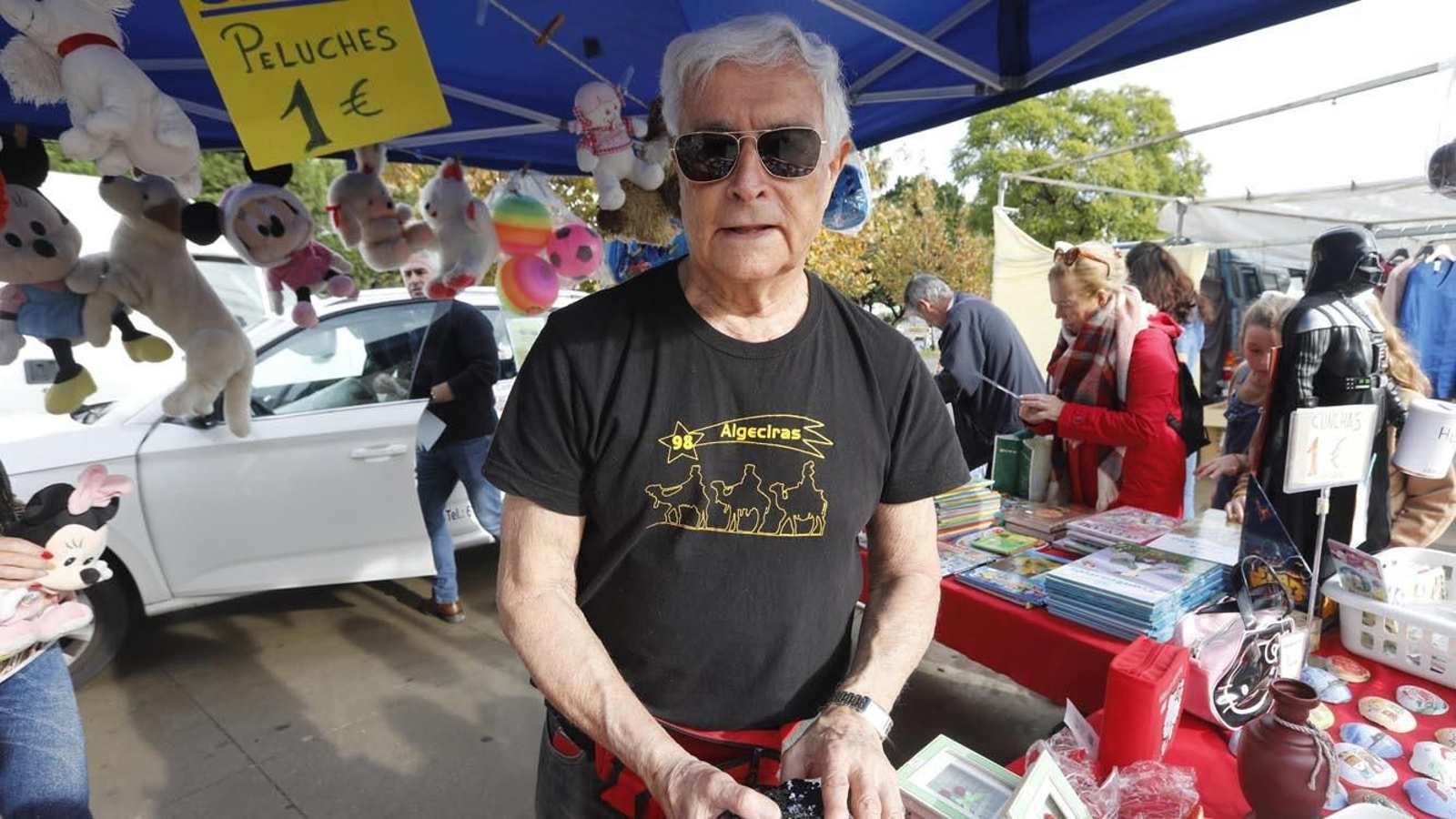 Las fotos de Reyes Magos 98, durante el mercadillo solidario para la recogida de juguetes
