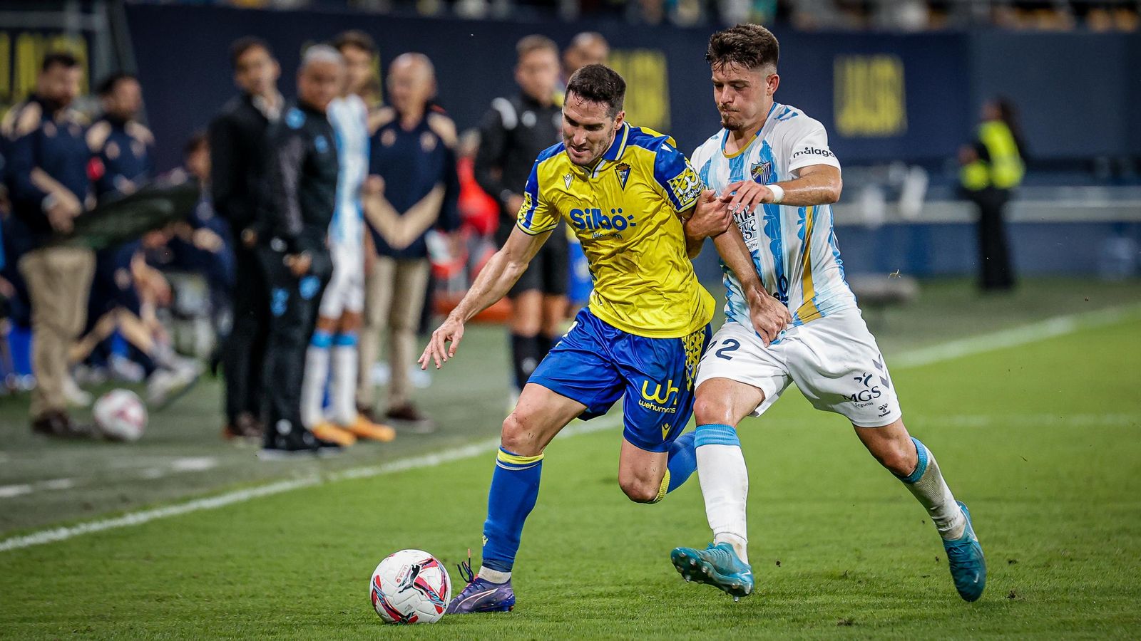 Búscate entre las imágenes del partido de futbol Cádiz CF - Málaga CF