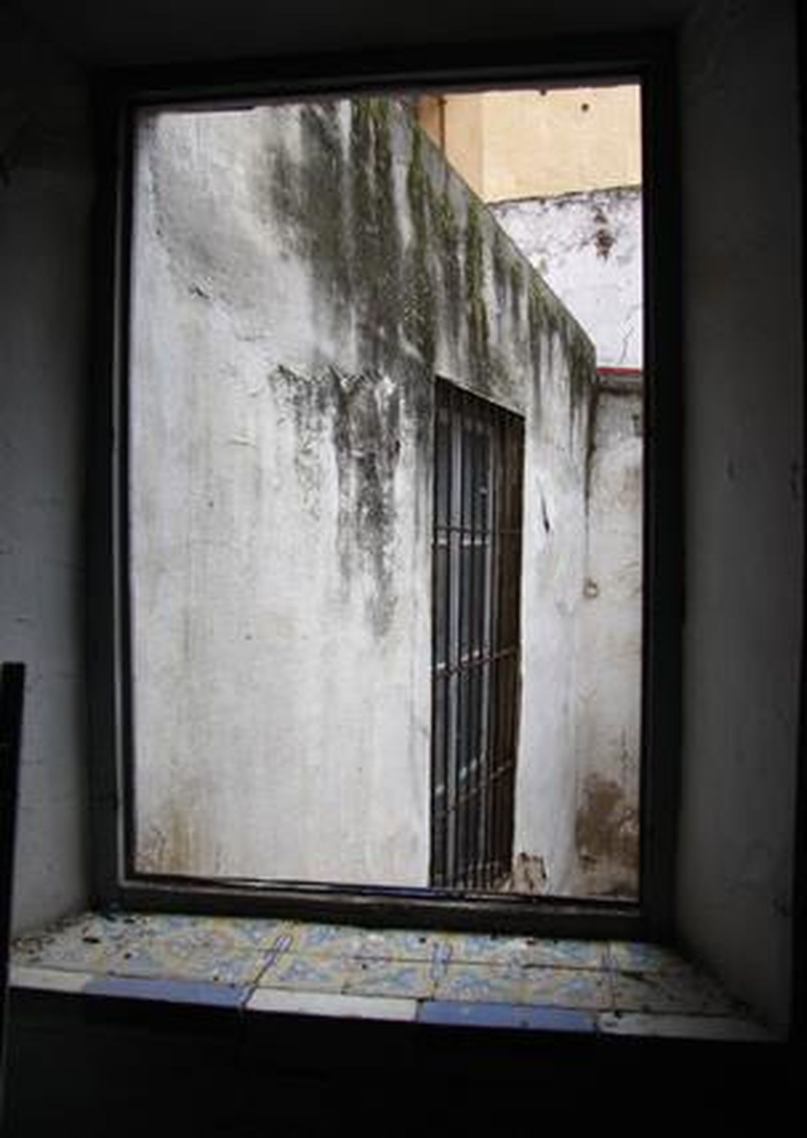 El convento Madre de Dios muestra unos tejados, esculturas, pinturas y muros plagados de desperfectos que demuestran su mal estado de conservación.

Foto: Belén Vargas