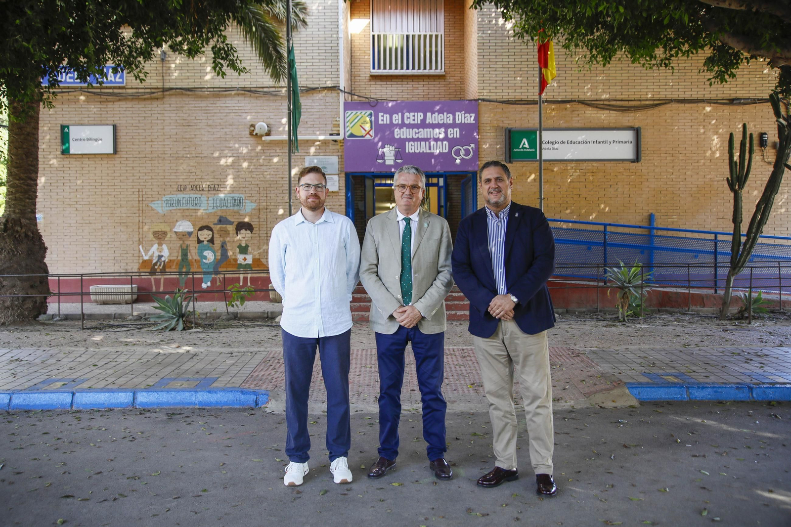 Las imágenes de la campaña de vacunación antigripal a los niños en el CEIP Adela Díaz de Almería