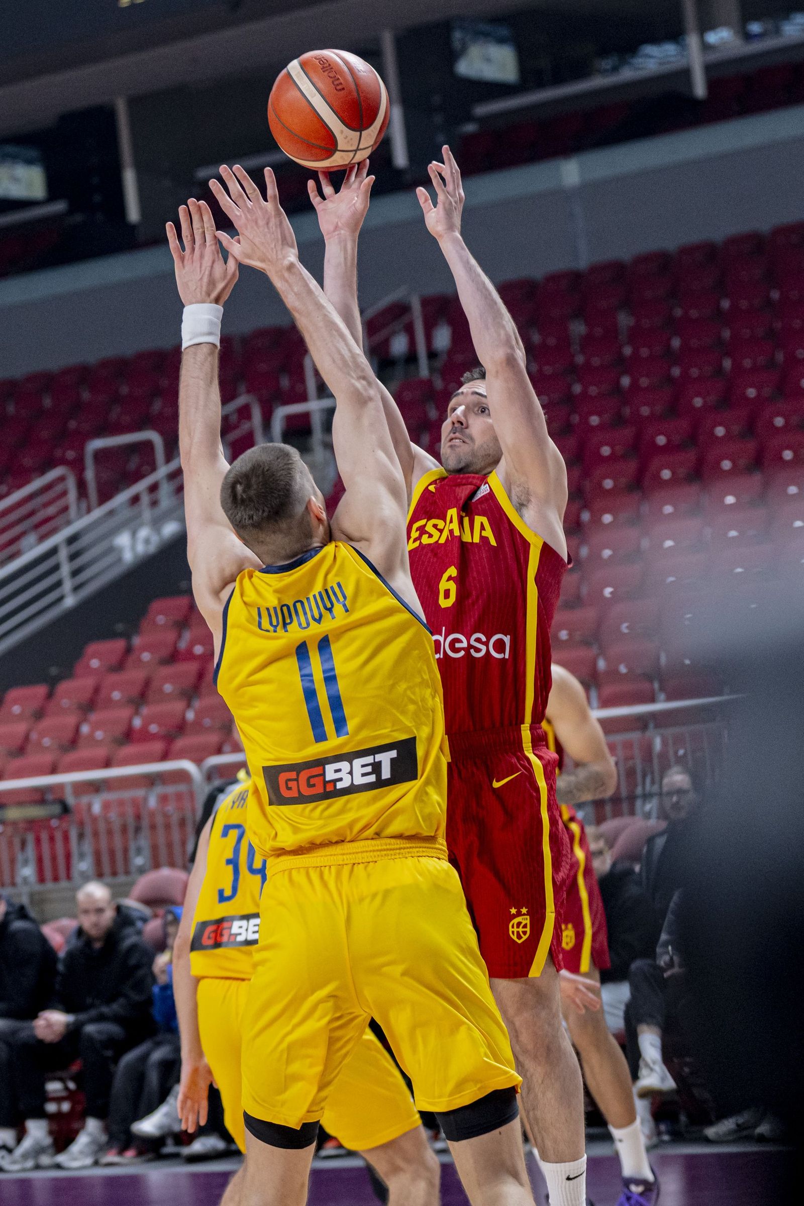 Las mejores fotos del Ucrania-España de baloncesto