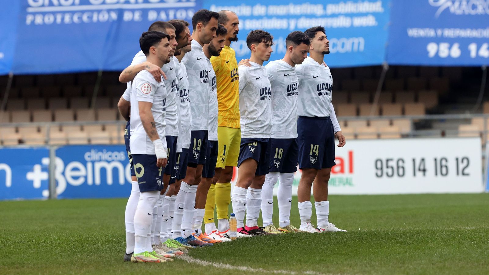 Imágenes del Xerez DFC contra el UCAM Murcia CF en Chapín