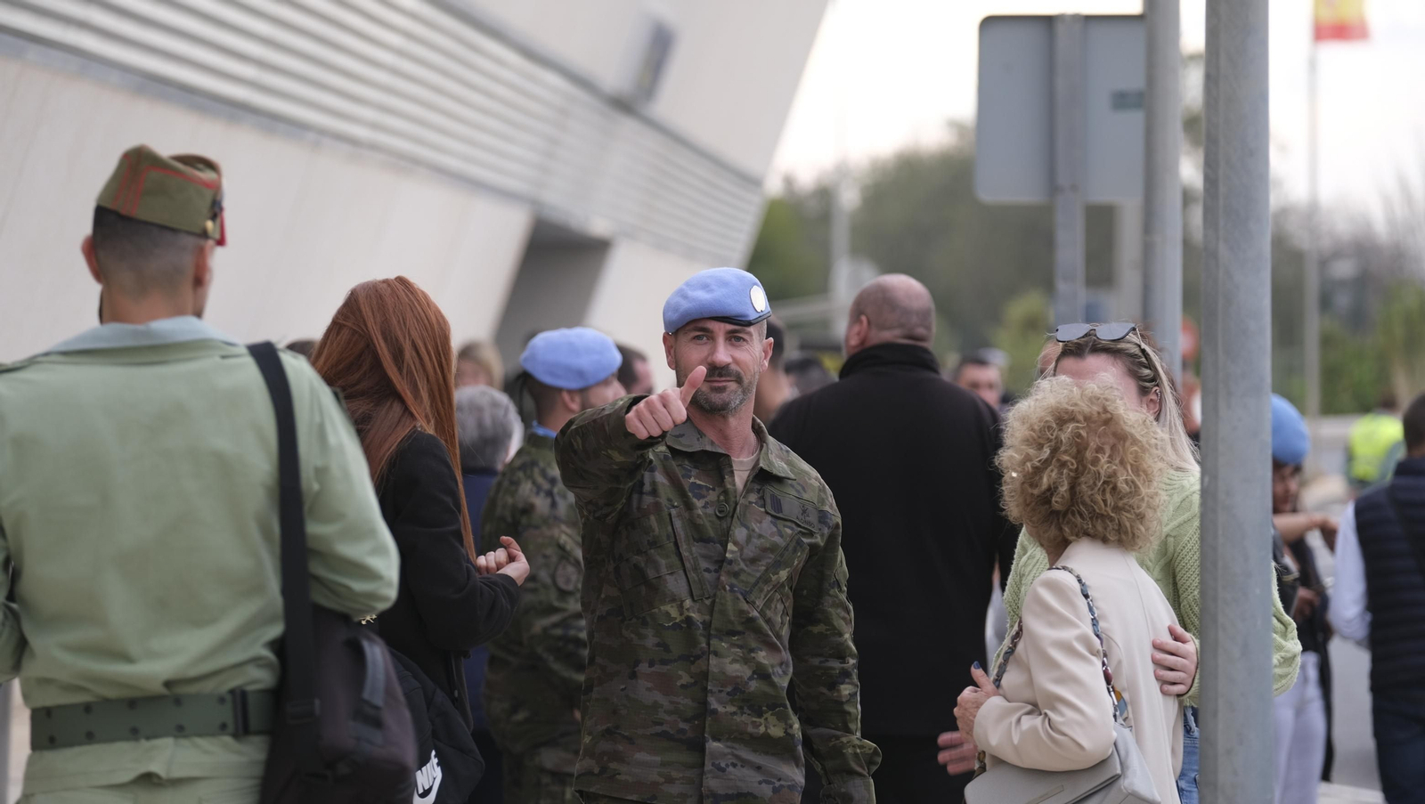 Imágenes de la salida del segundo contingente de La Legión con destino el Líbano