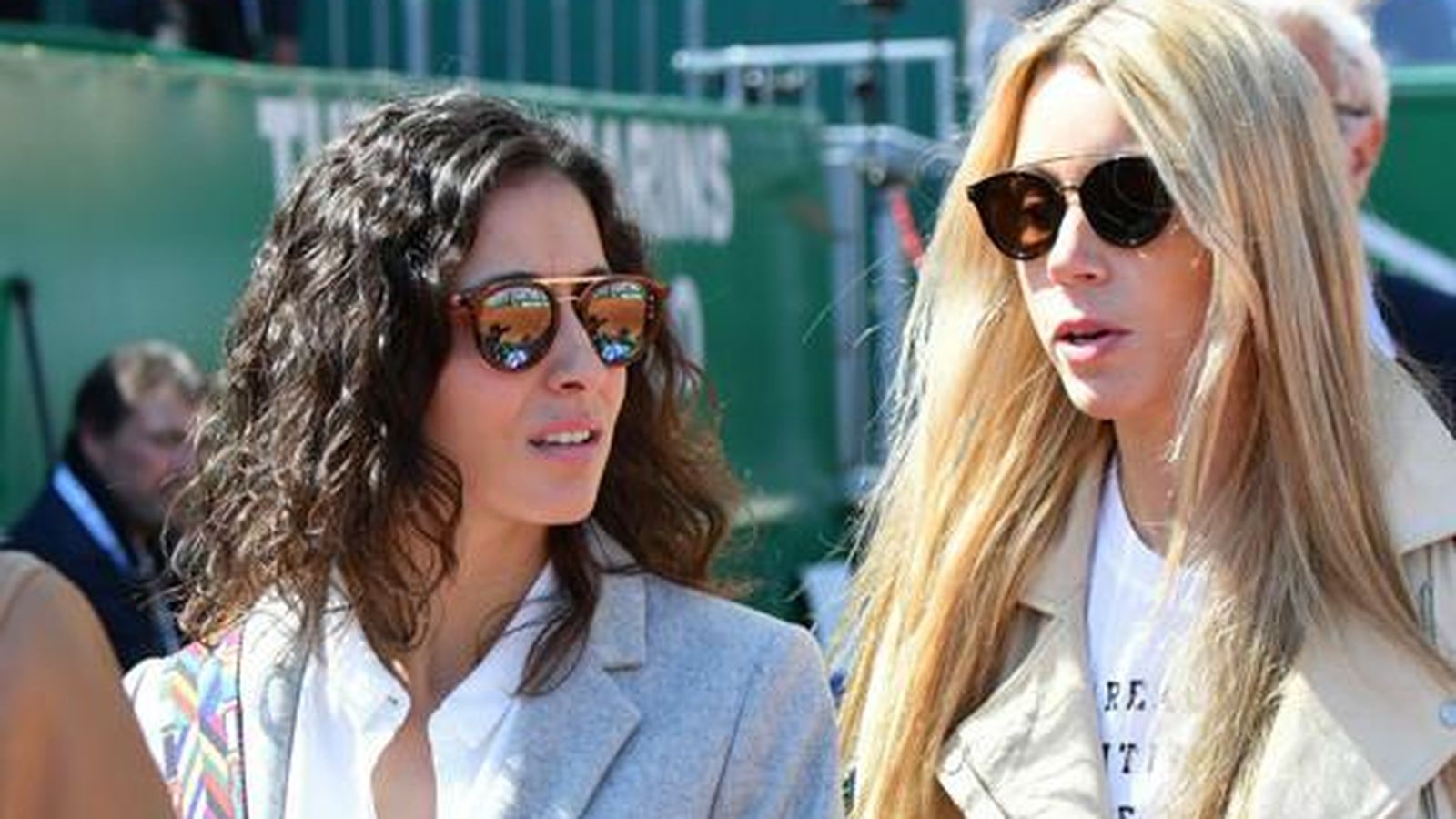 Mery Perelló y la hermana de Nadal, en un partido de Rafa.