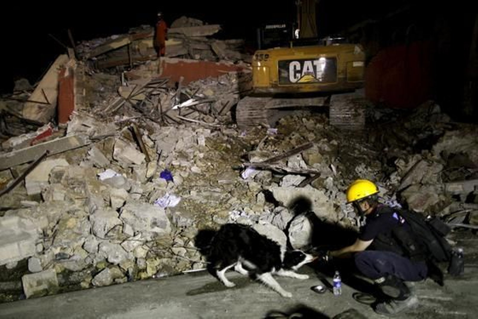 La comunidad internacional se vuelca en la ayuda hacia la población haitiana. / Reportaje Gráfico: EFE