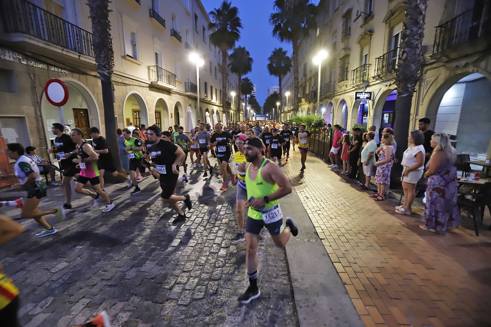 Imágenes de la Carrera Nocturna de Huelva