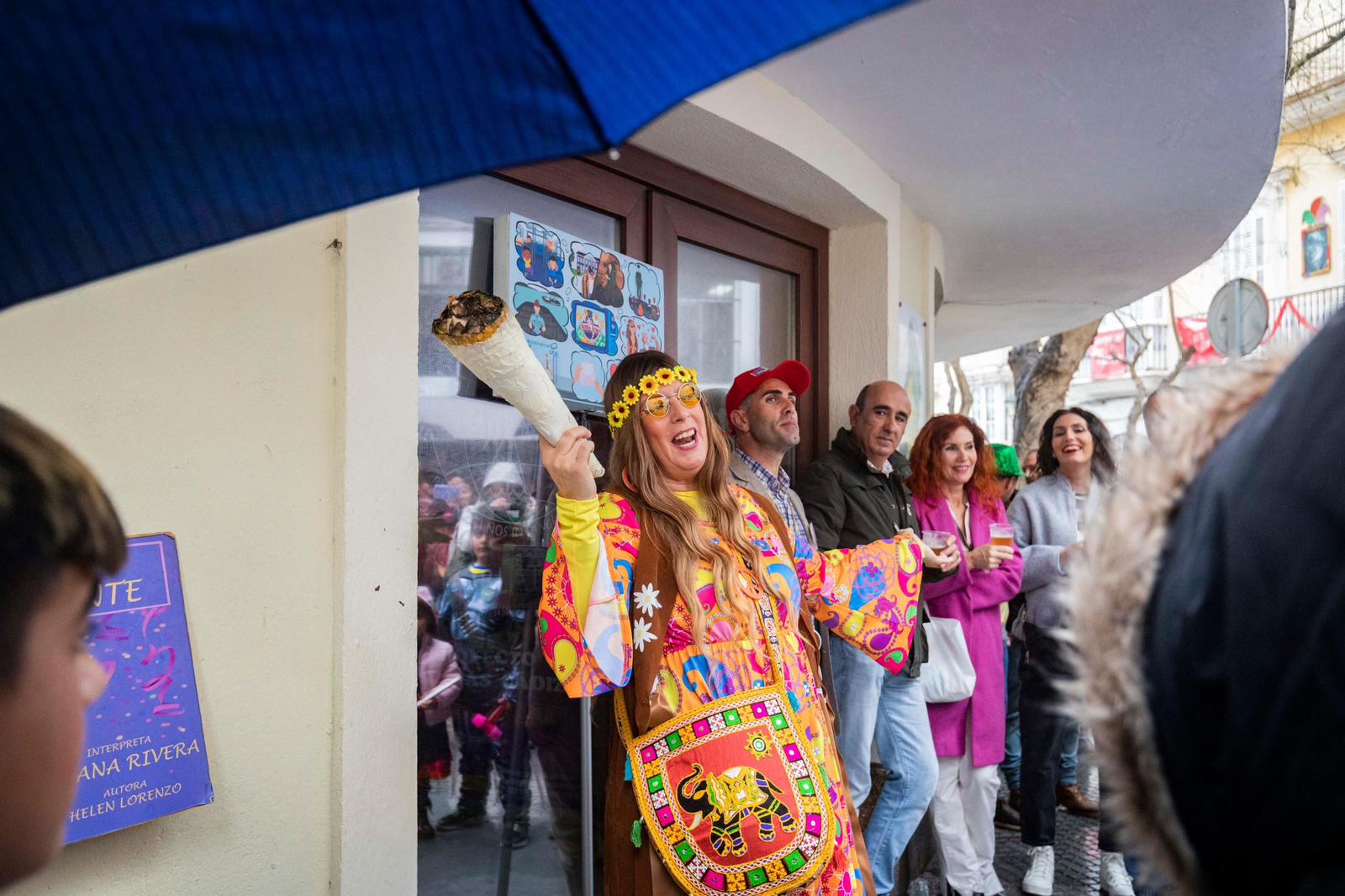 Las mejores imágenes de un Lunes de Coros pasado por agua en el Carnaval de Cádiz 2024