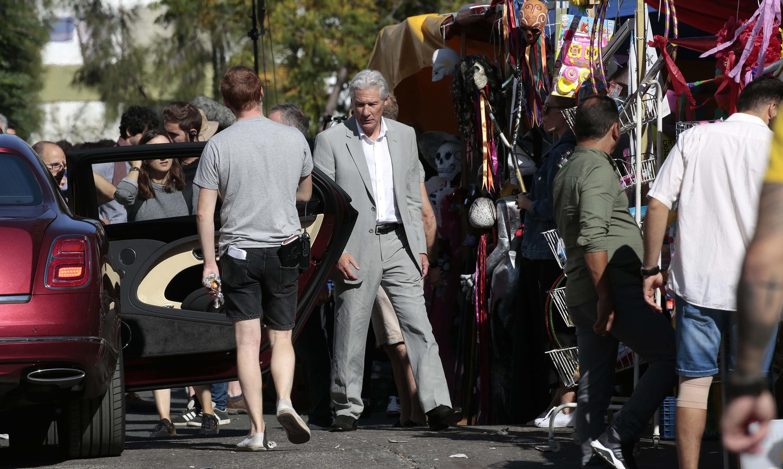 Las imágenes del rodaje de la serie de Richard Gere en Sevilla