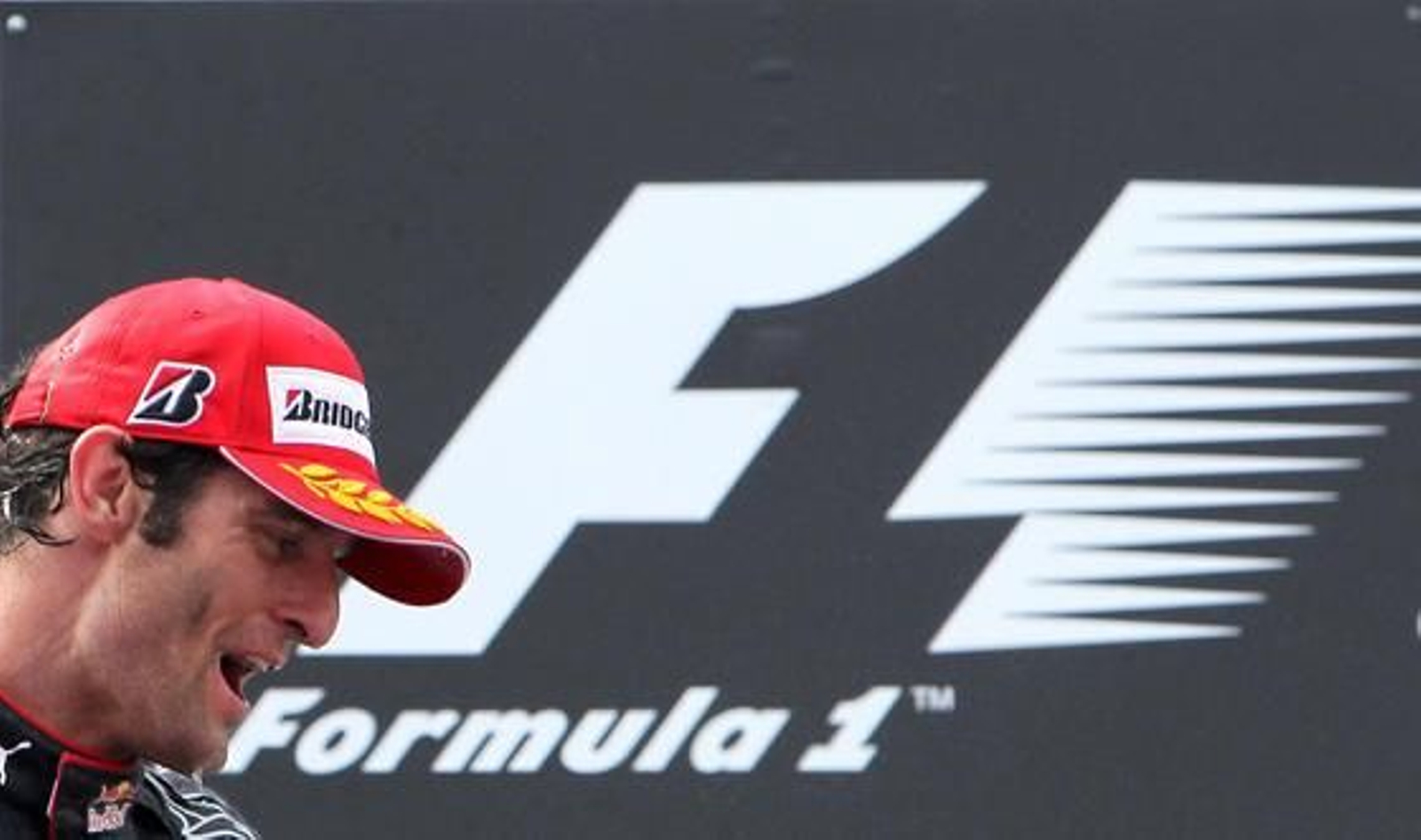 Fernando Alonso queda segundo en un Gran Premio dominado de principio a fin por el piloto de Red Bull Mark Webber. / EFE