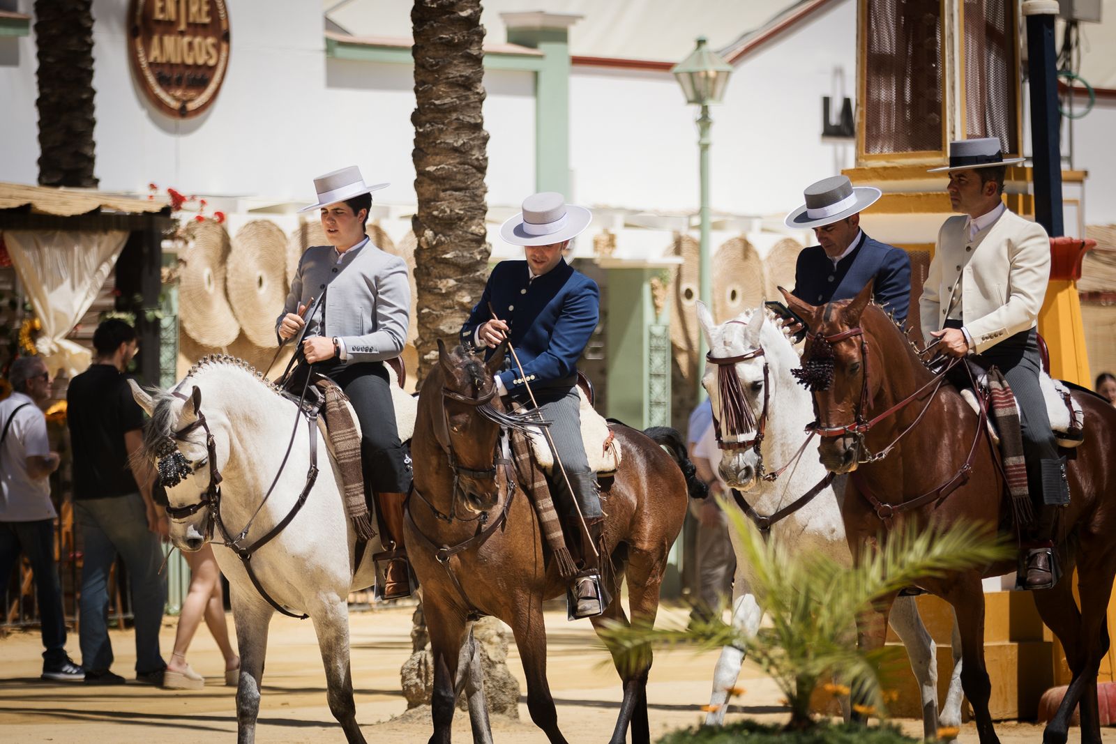 Calor y ambiente en el último día de la Feria de Jerez