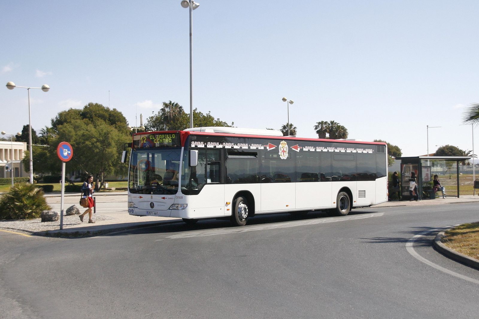 Algunas líneas volverán a hacer parada en la Universidad.