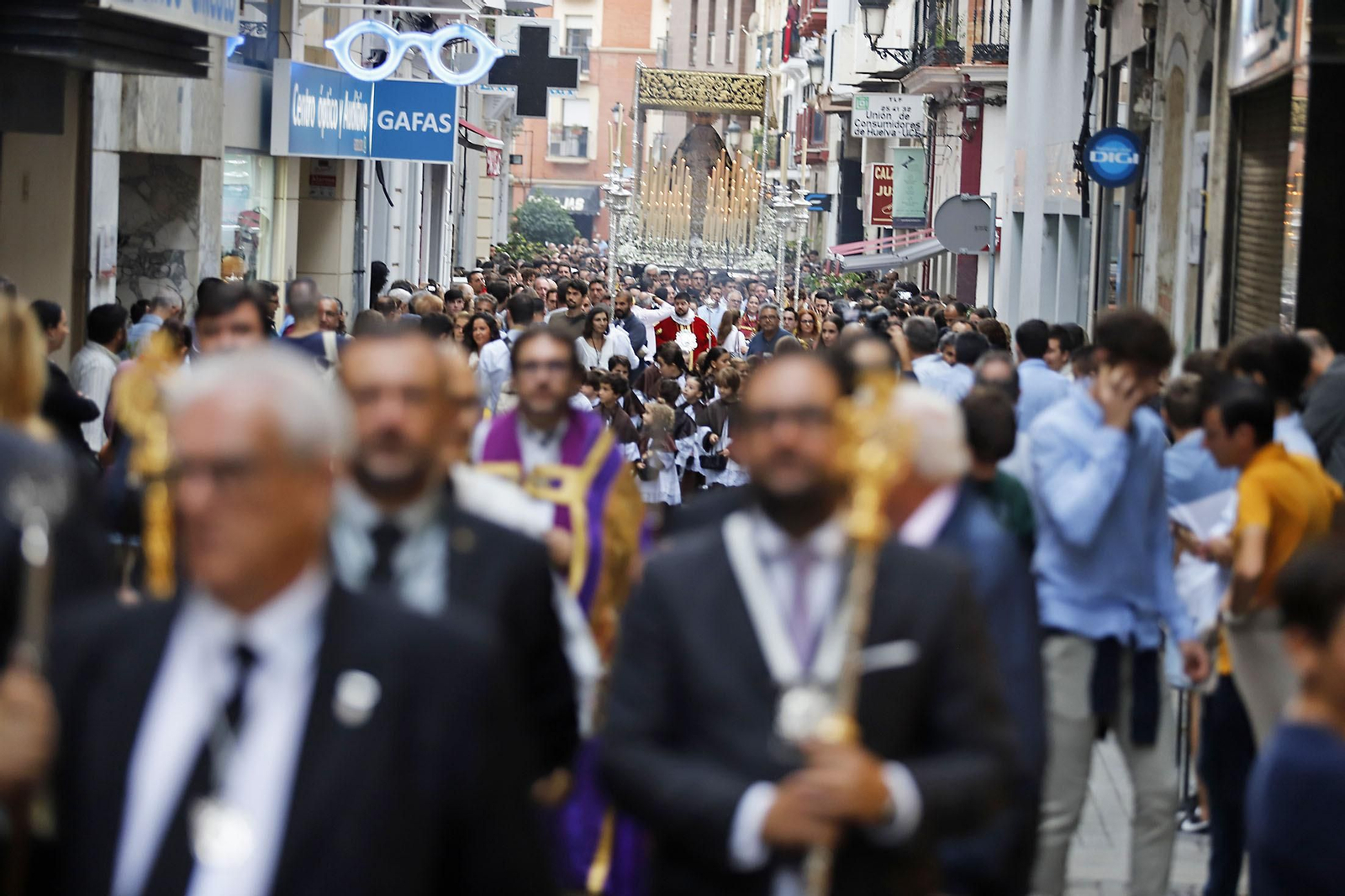 Imágenes de la salida extraordinaria de la Virgen del Rocío y Esperanza