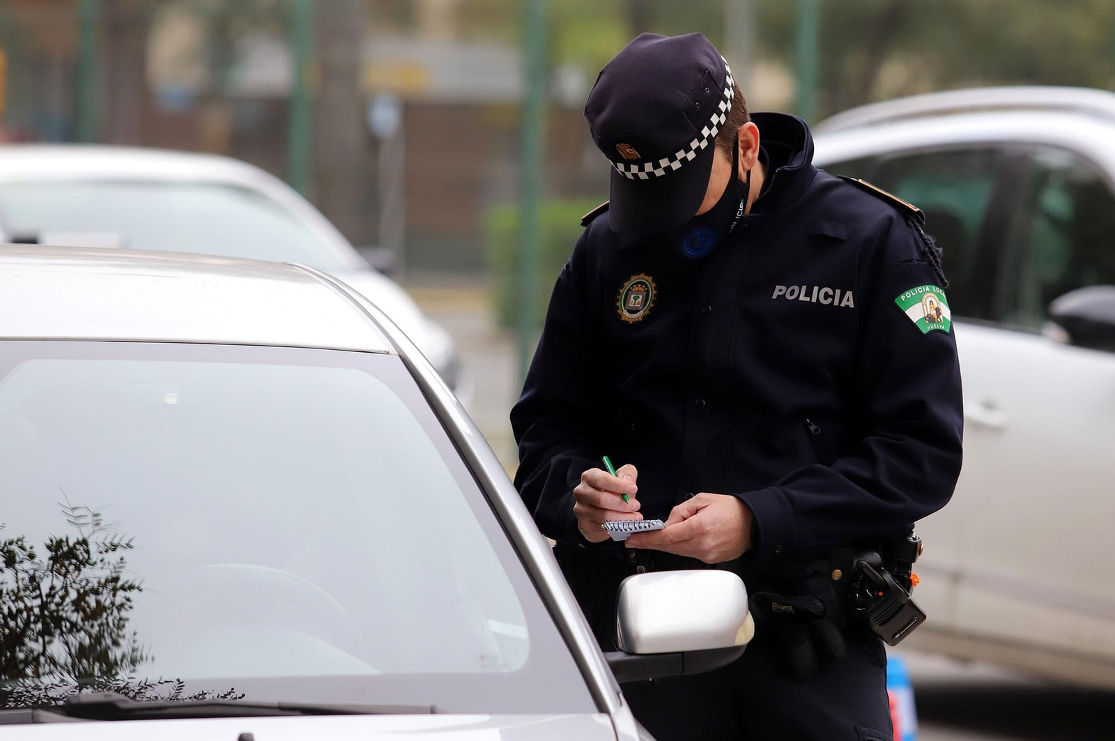 Imágenes del control de la Policía Local en la avenida Costa de la Luz