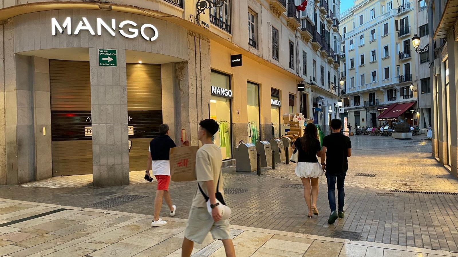 Contenedores en calle Bolsa.