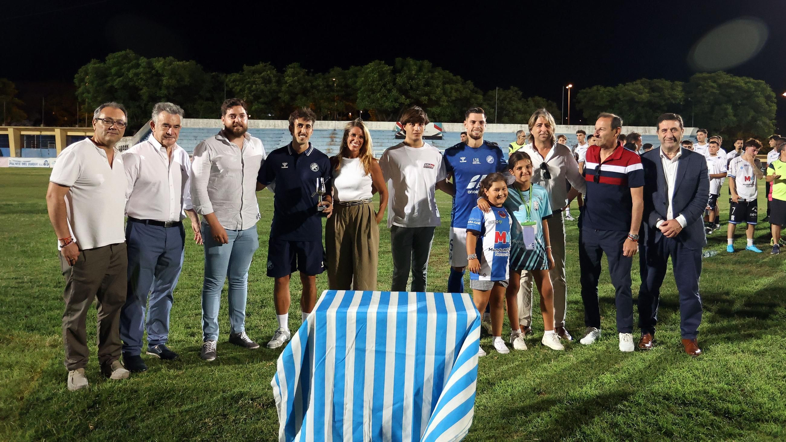 Imágenes del Trofeo de la Copa y la Venencia entre el Jerez Industrial y el Xerez DFC