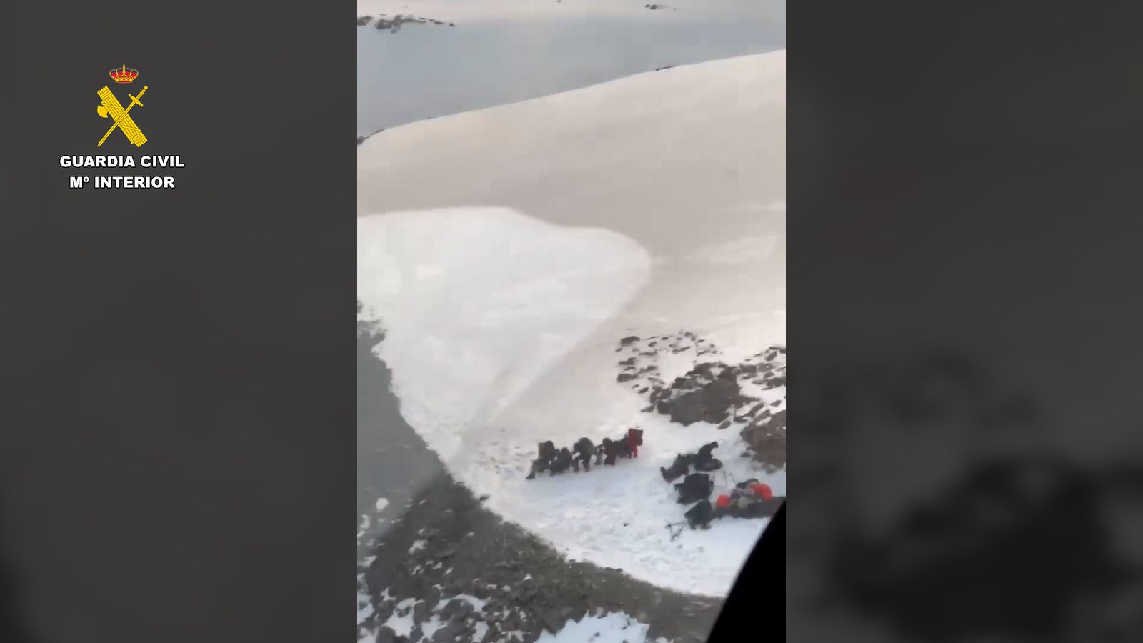 Rozan la tragedia: Todas las imágenes del rescate de 17 montañeros en Sierra Nevada