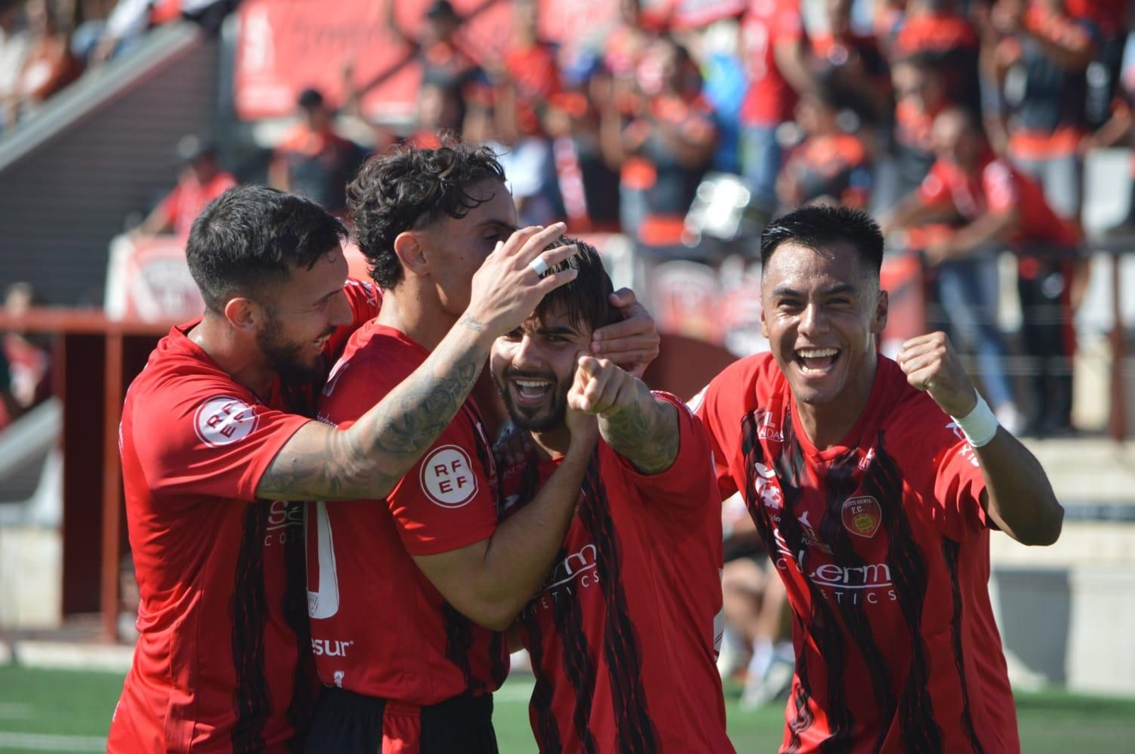Los jugadores del Salerm celebran un gol durante un partido de esta temporada.