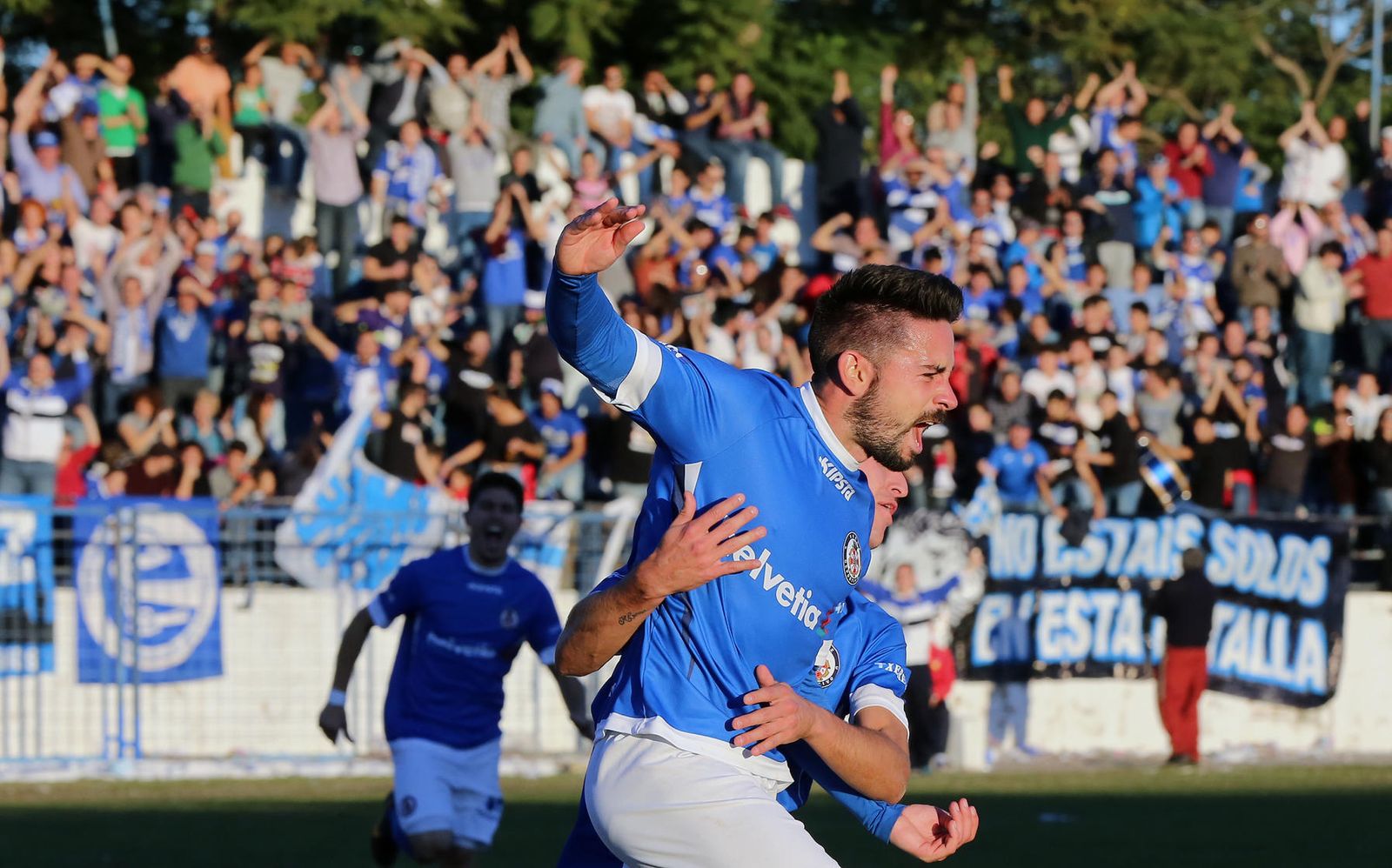 Jermy celebra su gol al Guadiaro en La Juventud.