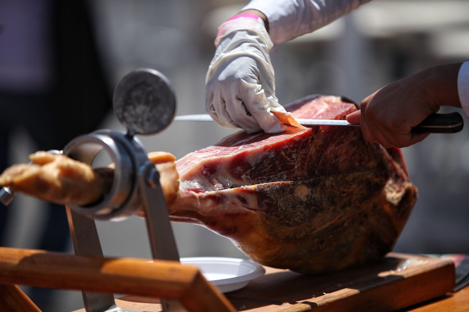 Un cortador de jamón.