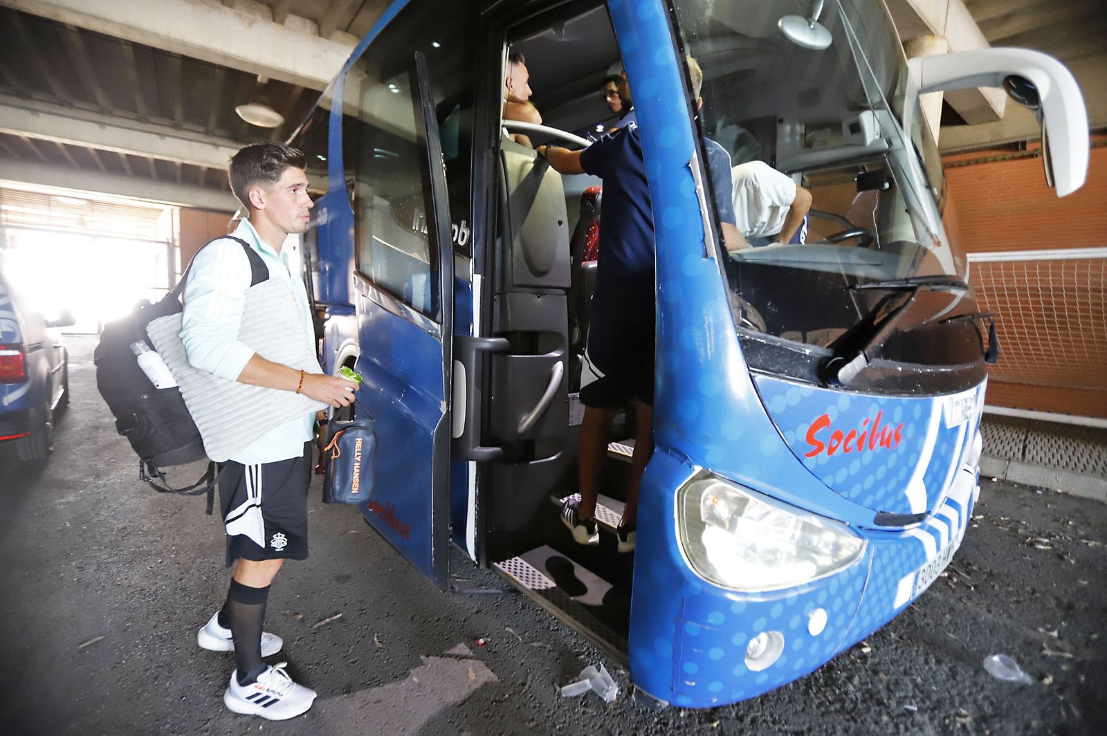 Imágenes de la salida del Recreativo de Huelva a Cáceres