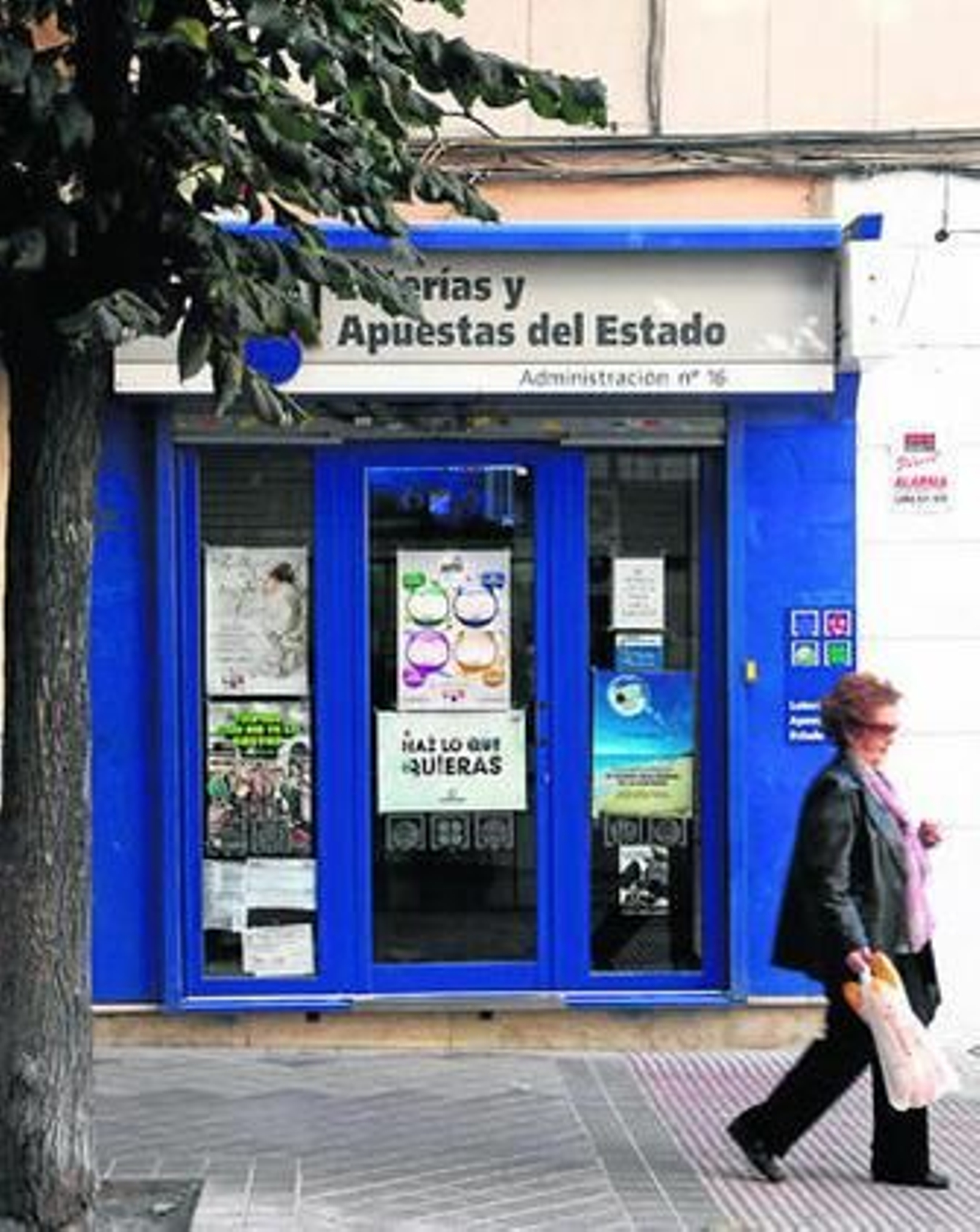 Sede de la Administración de Loterías donde se sellaron los botelos.
