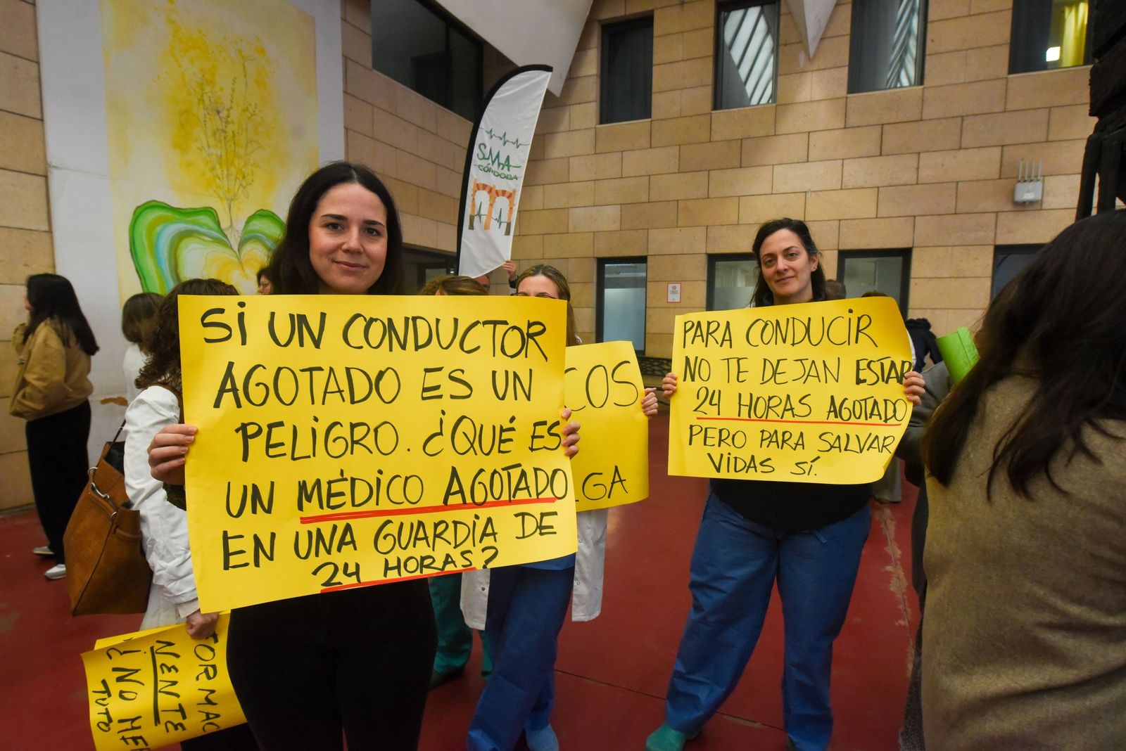 Las imágenes de la marcha de los médicos cordobeses por un estatuto propio y la mejora de sus condiciones laborales