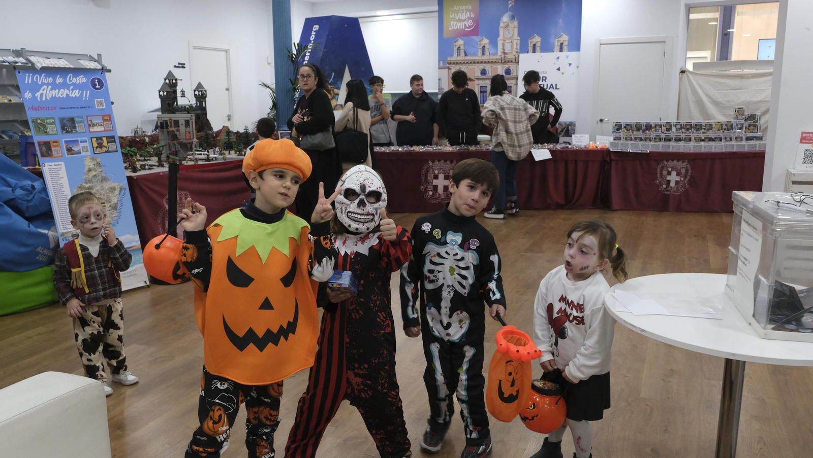 Imágenes de la Noche en Negro de Almería