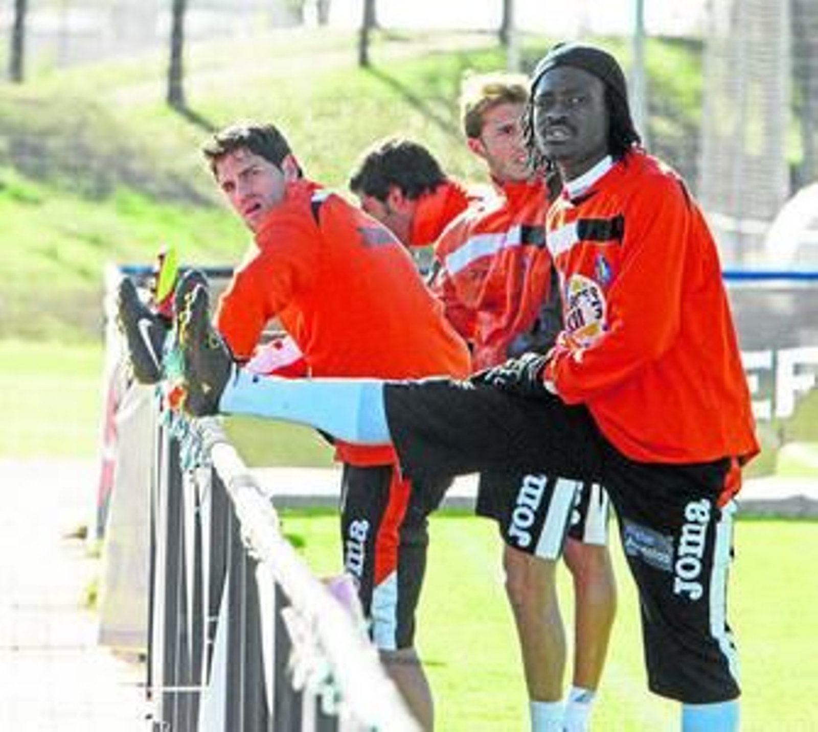 Boateng y Gavilán, durante la sesión de entrenamiento de ayer del Getafe.