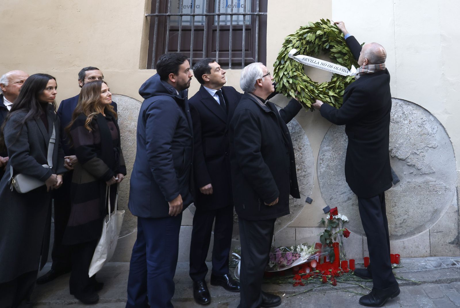 Ofrenda floral por el 25 aniversario del asesinato de Alberto y Ascen, todas las imágenes