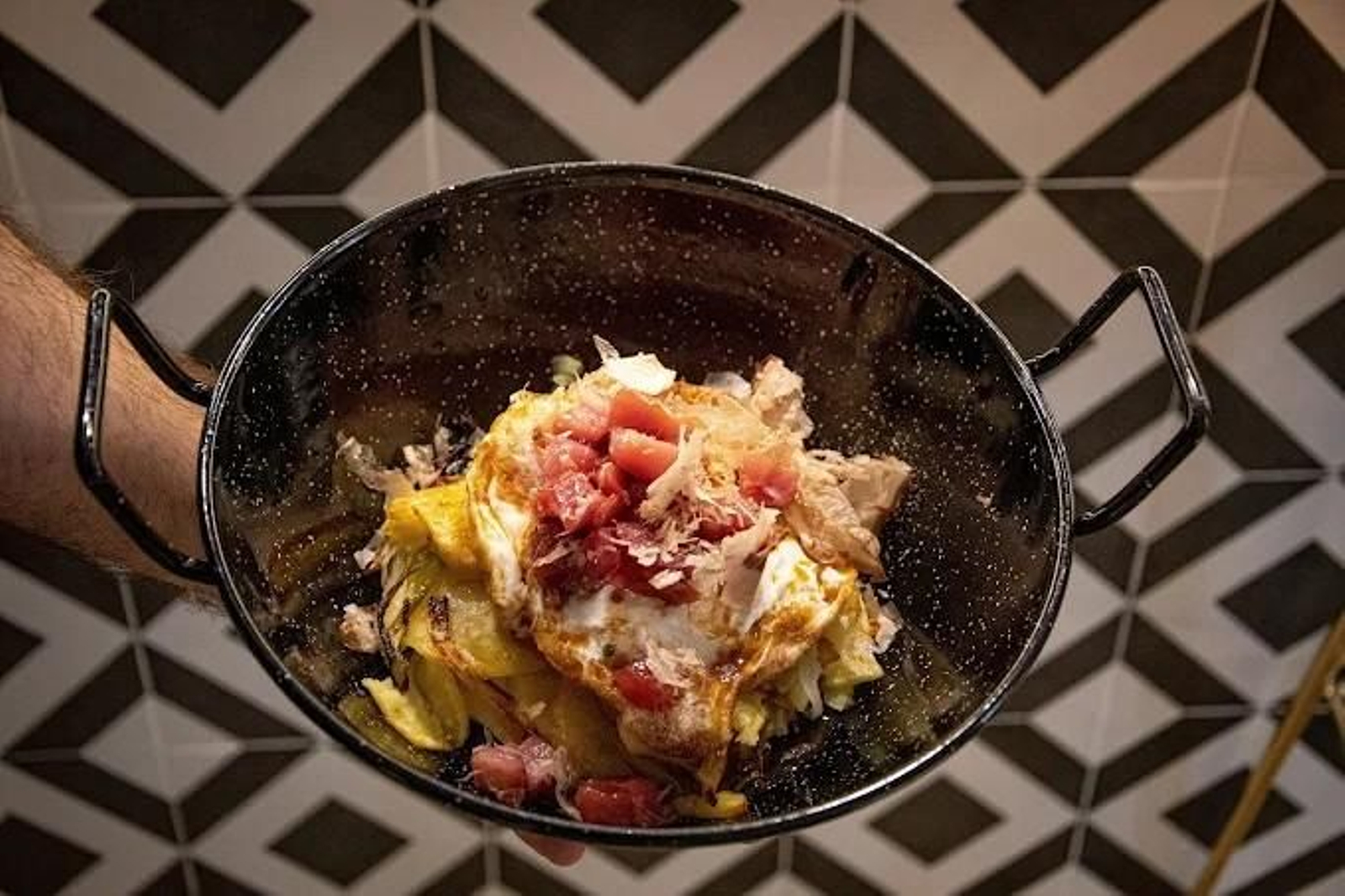 Huevos Roptos con tartar de atún del Restaurante Surban, en Algeciras.