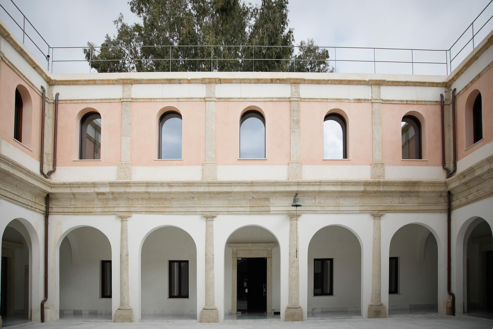 Imágenes de la entrevista realizada al director del Museo del Realismo Español Contemporáneo MUREC