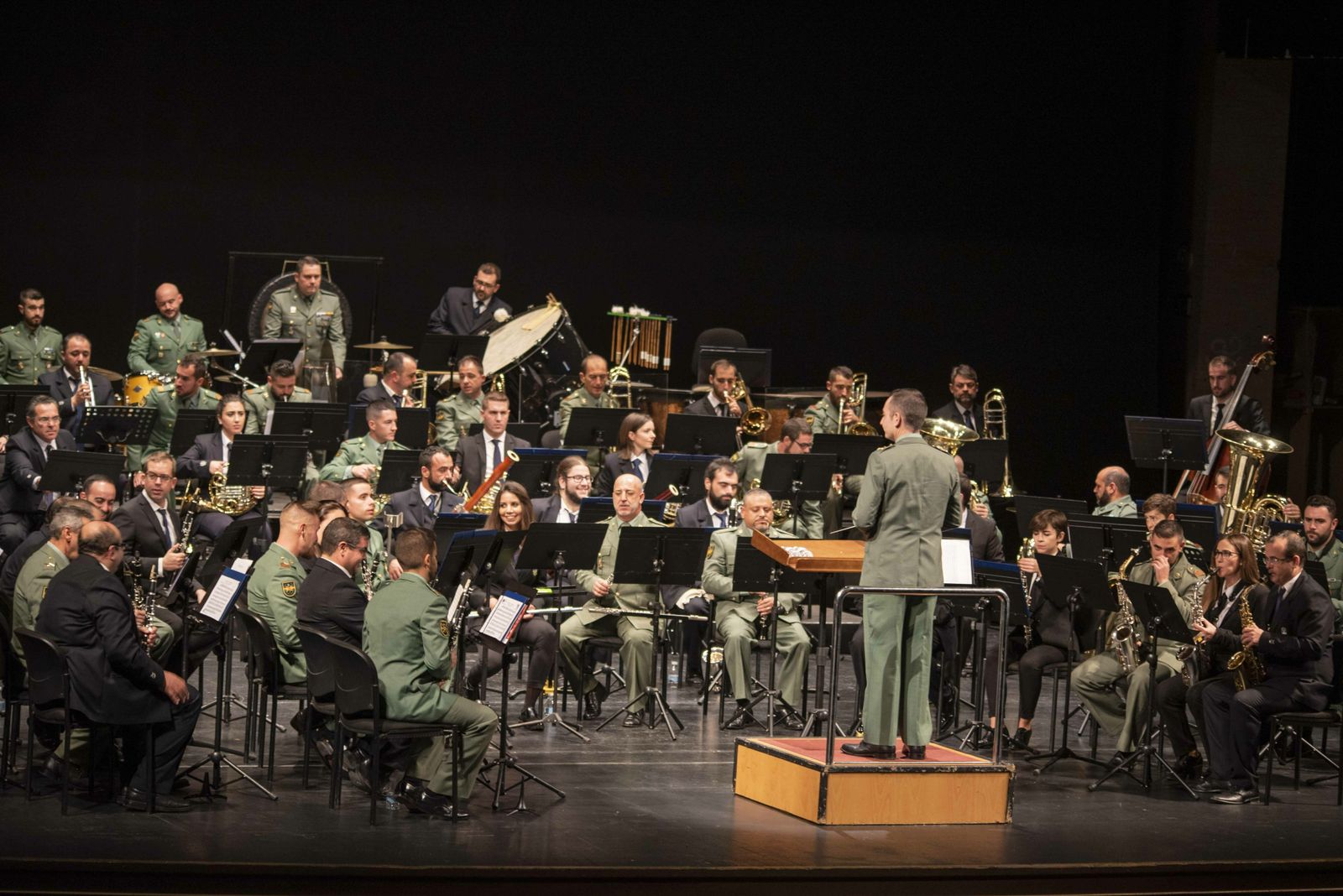 La Banda Sinfónica Municipal y la Legión comparten la pasión por la música.