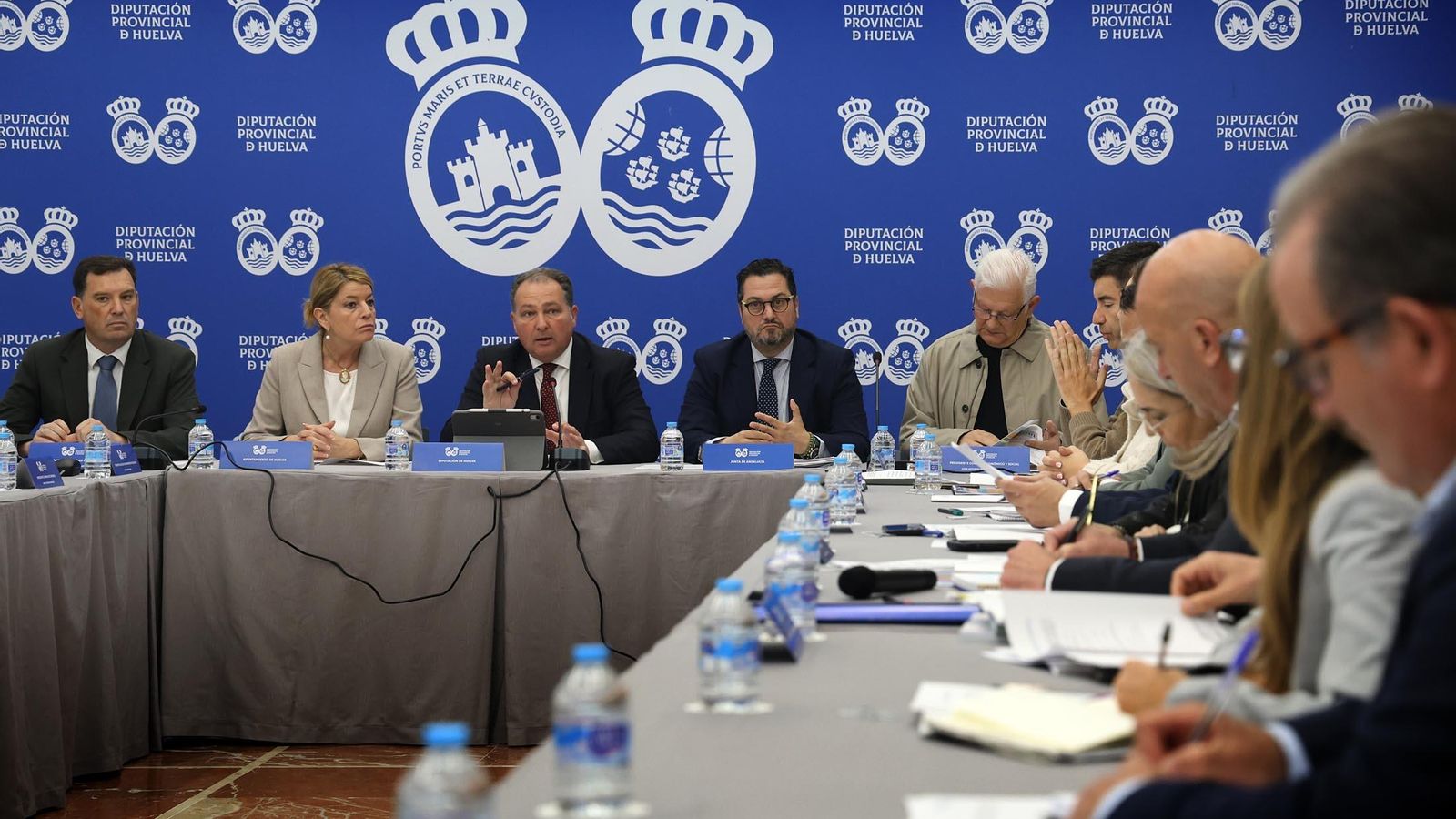 Mesa para el impulso de las infraestructuras en Huelva. Mesa para el impulso de las infraestructuras en Huelva.