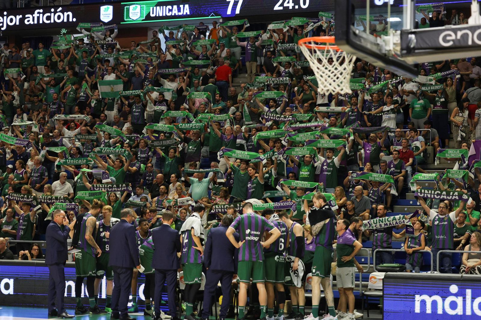 Piel de gallina con el adiós del Carpena al Unicaja