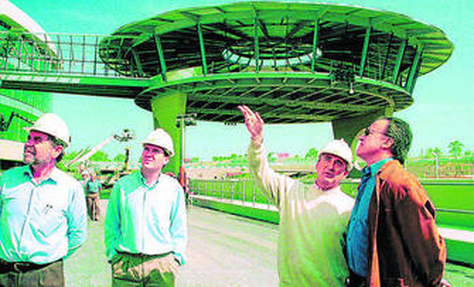 Pedro Pacheco, supervisando las obras que se ejecutaron en 2002.