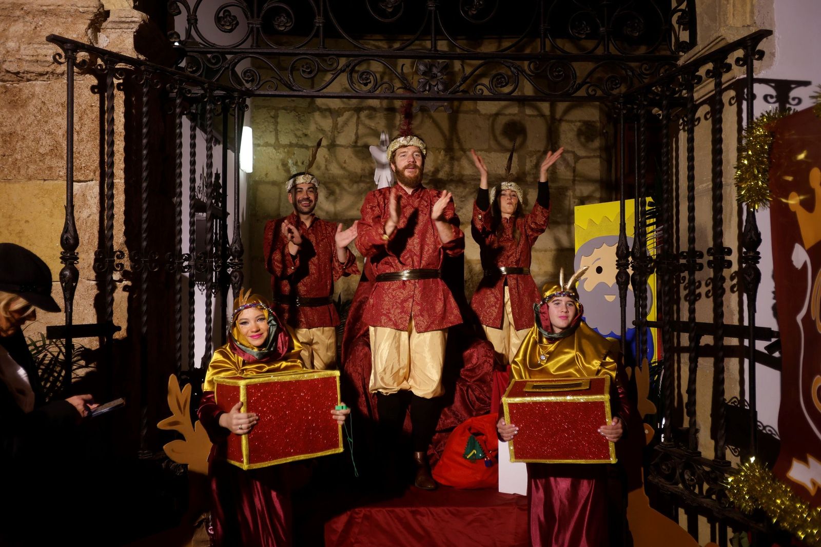 El Cartero Real llena de ilusión el Centro de Córdoba, en imágenes