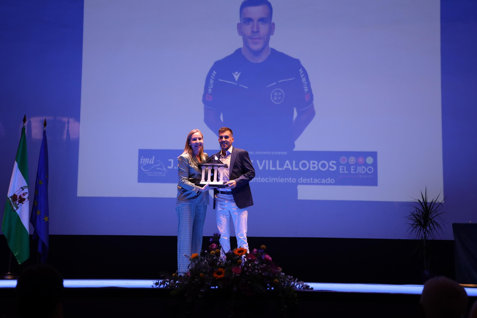 El colegiado ejidense José Antonio Sánchez Villalobos fue uno de los premiados tras su ascenso a Segunda División.