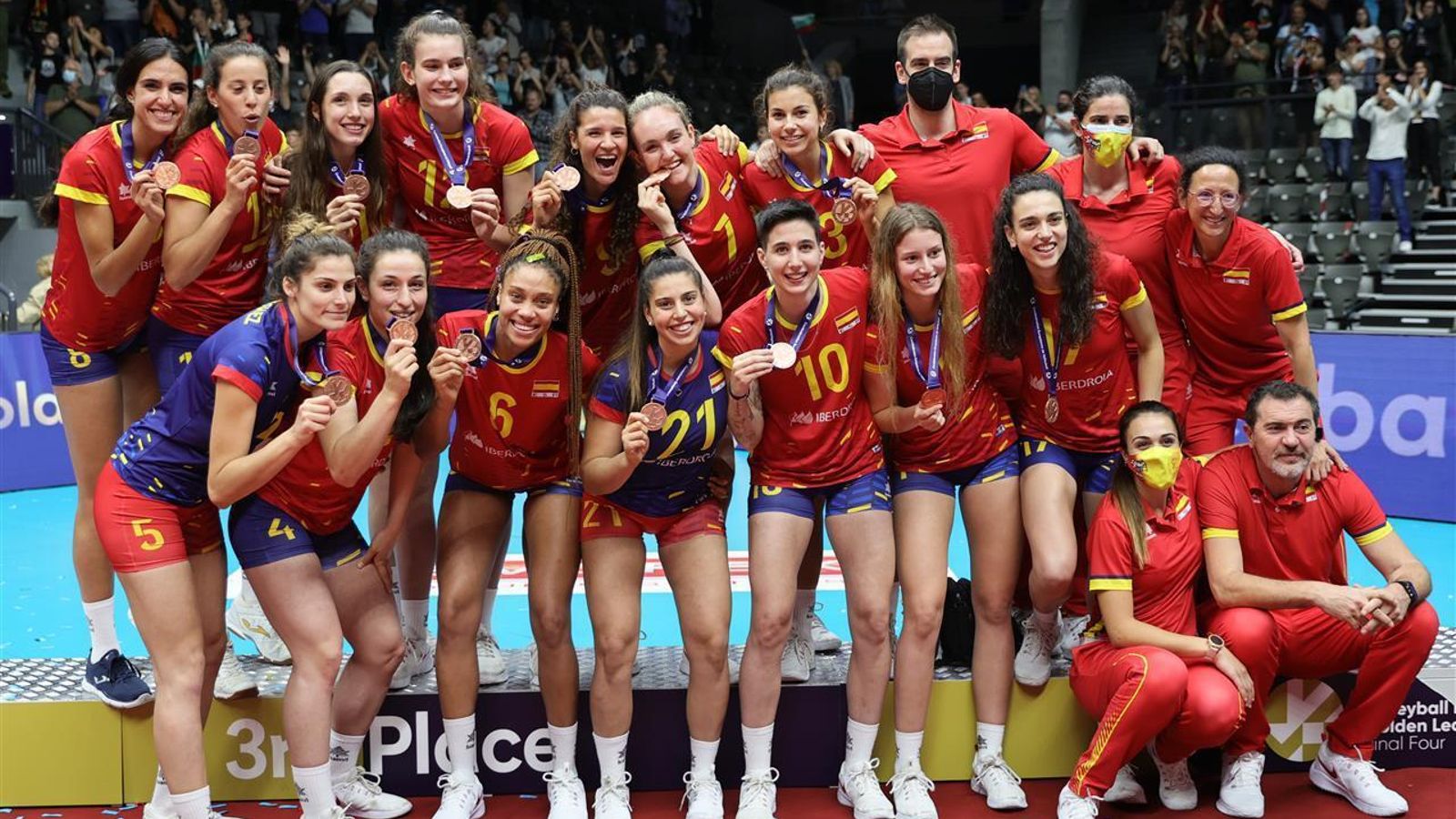 Las ‘Leonas’, con la medalla de bronce en el podium.