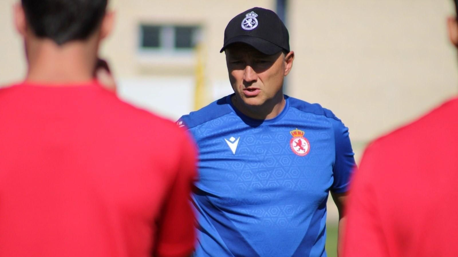 Raúl Llona, el ya exentrenador de la Cultural y Deportiva Leonesa.