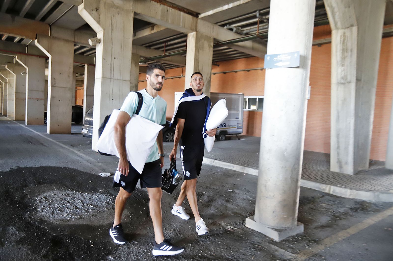 Imágenes de la salida del Recreativo de Huelva a Cáceres