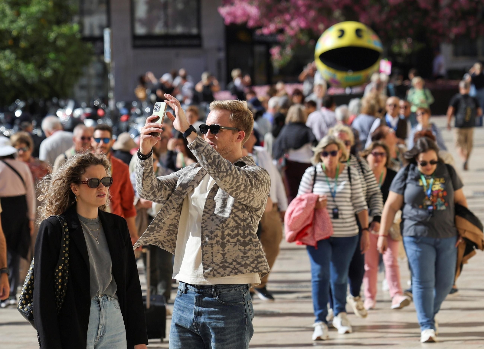 Ahora se trata de pedir a los turistas que sonrían ellos.
