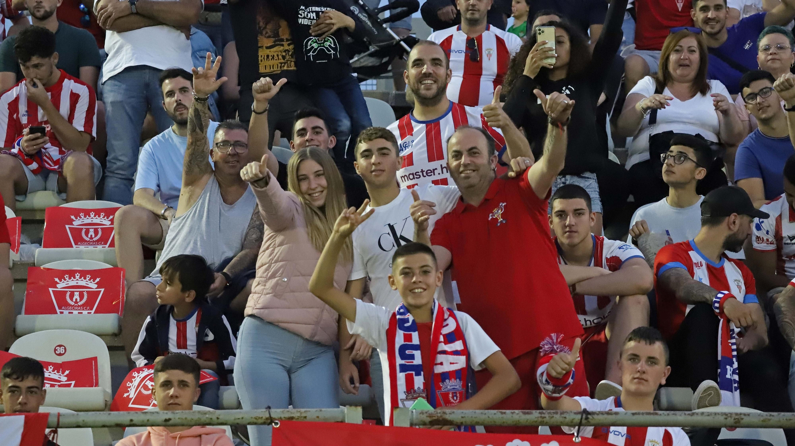 Fotos de la afición del Algeciras CF en el Nuevo Mirador