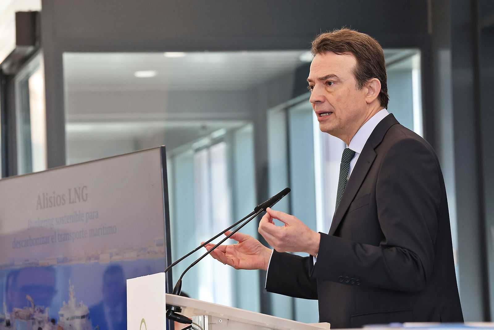 Las fotografías de la presentación del barco de bunkering de GNL y BioGNL 'Alisios LNG', de la filial de Enagás