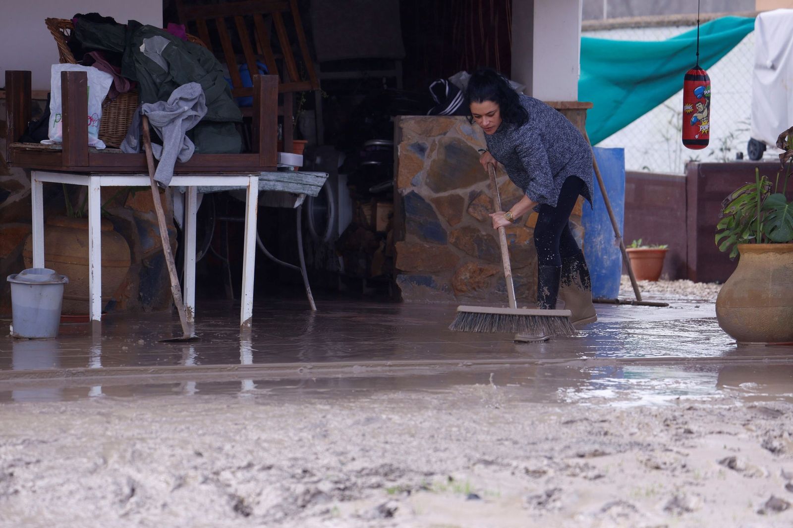 Limpieza en las parcelas de Córdoba tras el tren de tormentas