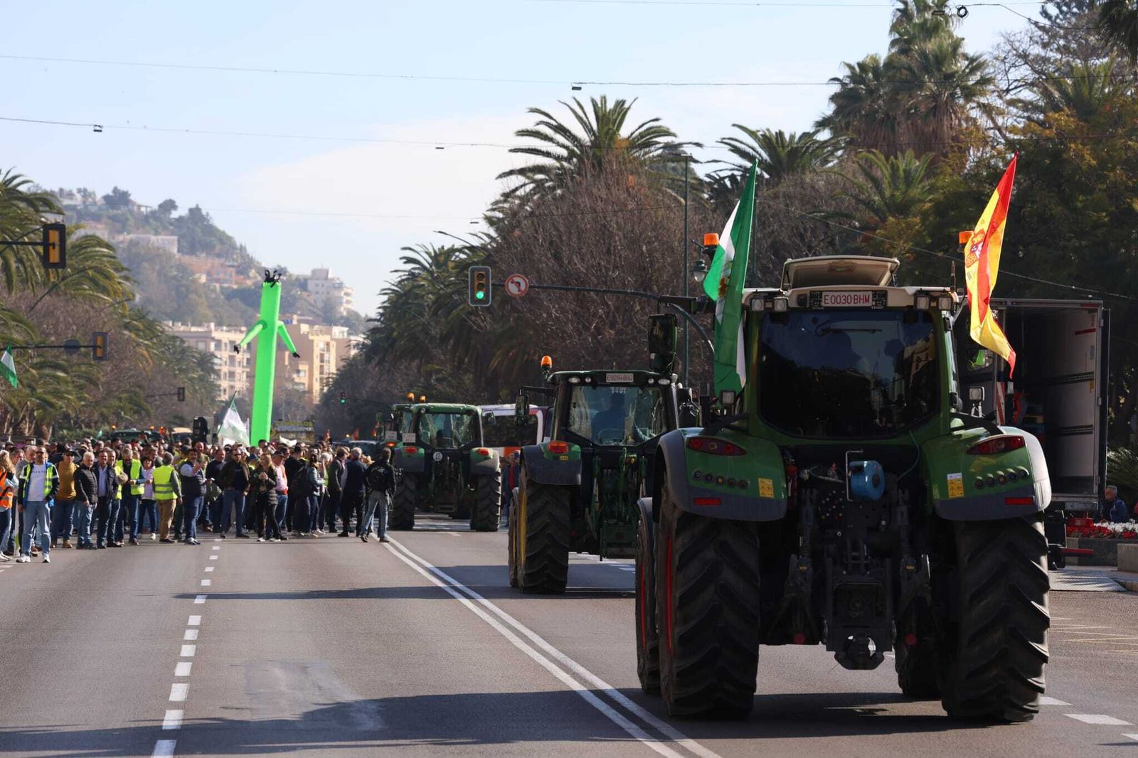 La entrada de los tractores en Málaga capital, en fotos