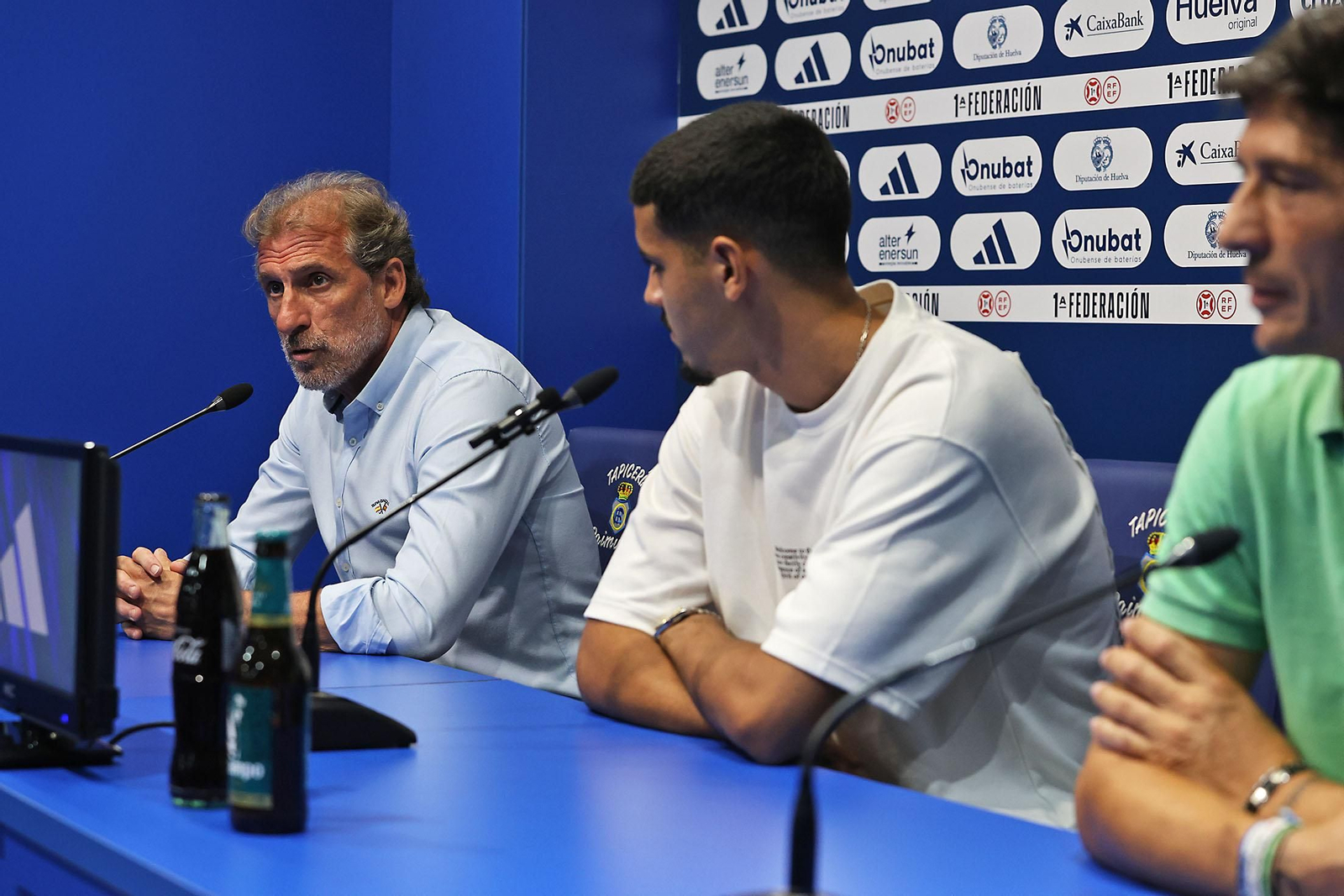 Imágenes de la presentación de Juan Pablo como jugador del Recreativo de Huelva