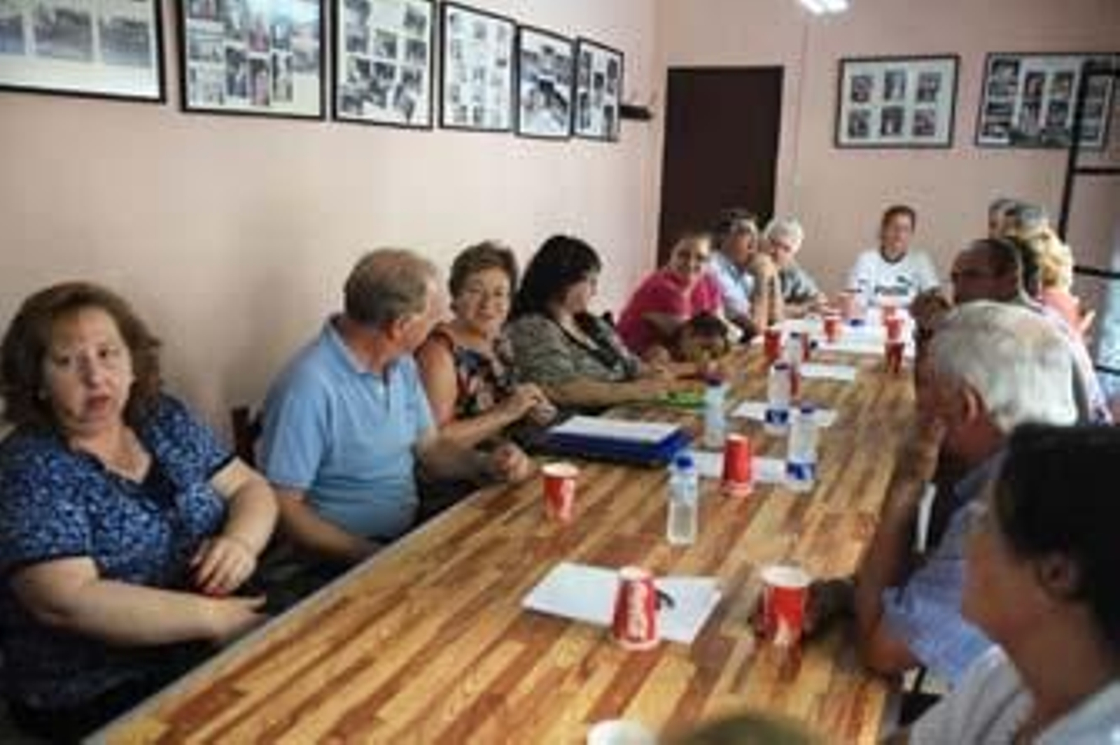 Un momento de la reunión que mantuvieron esta semana familias afectadas de Jerez. /Vanesa Lobo