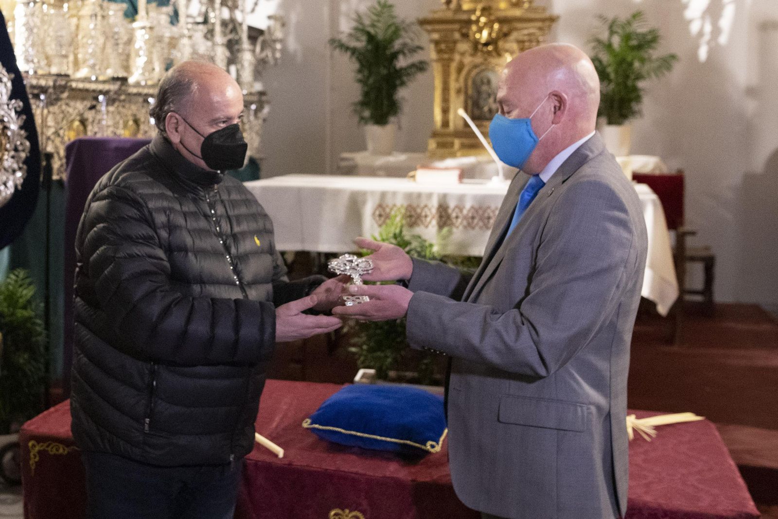La Alhambra recoge las llaves de la Semana Santa de Granada